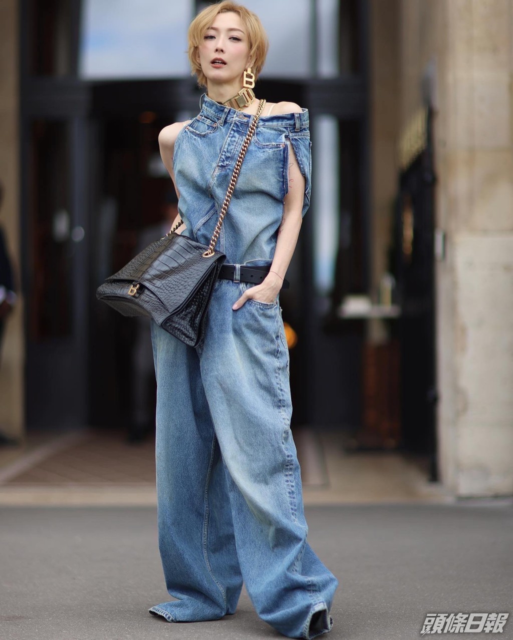 鄭秀文2005、2006年間飽受抑鬱症困擾，因而養成運動習慣，也令她從低谷走出來。